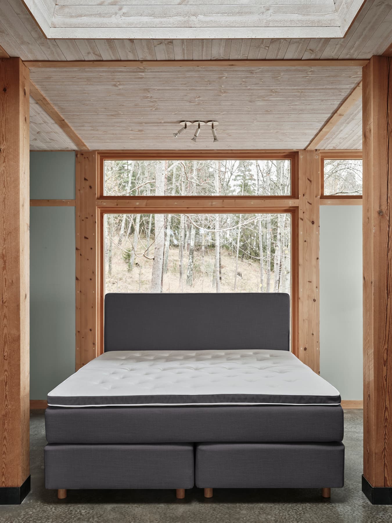 Lorenzo Continental Bed Firm Linen