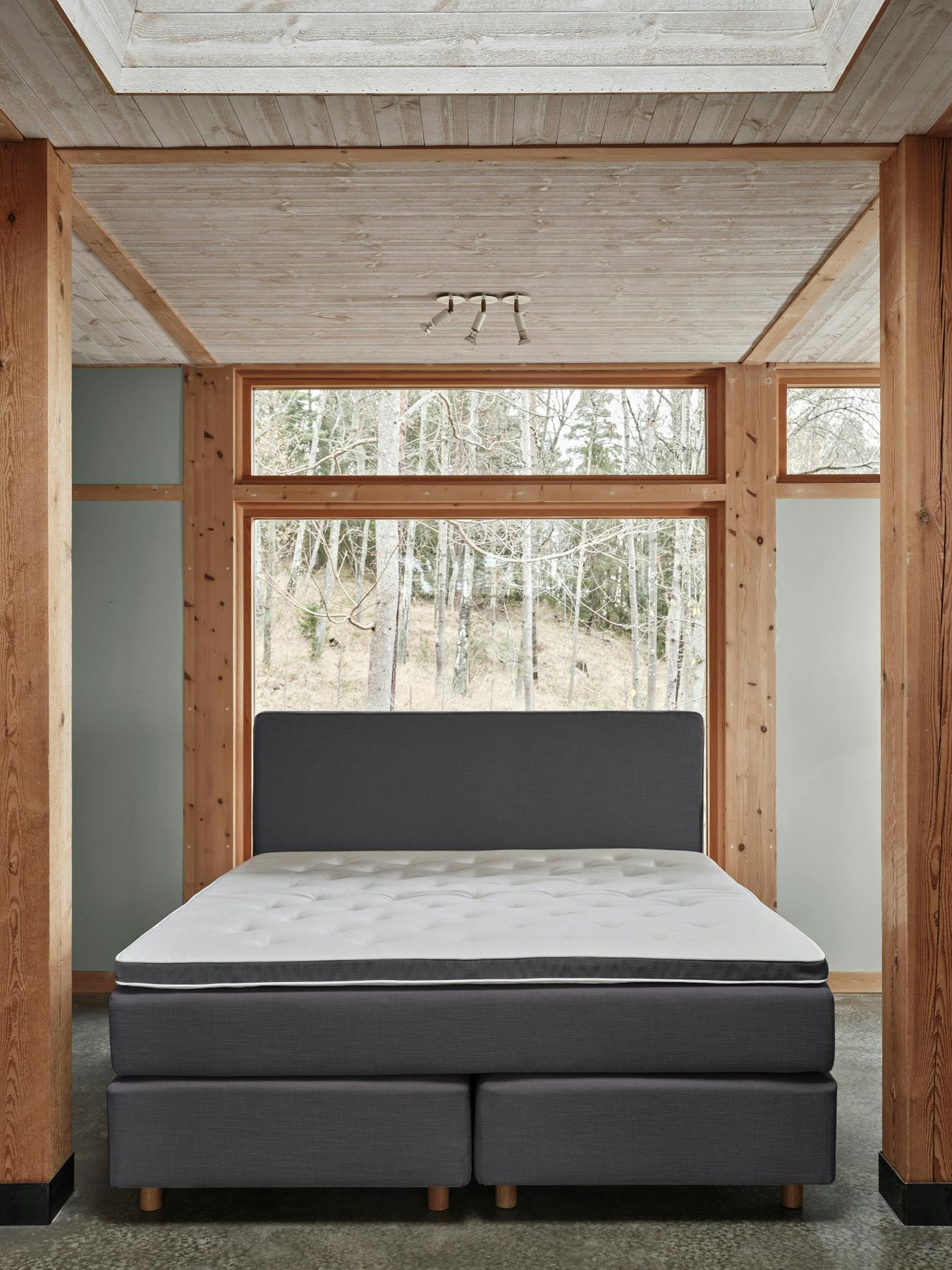Lorenzo Continental Bed Medium/Firm Linen