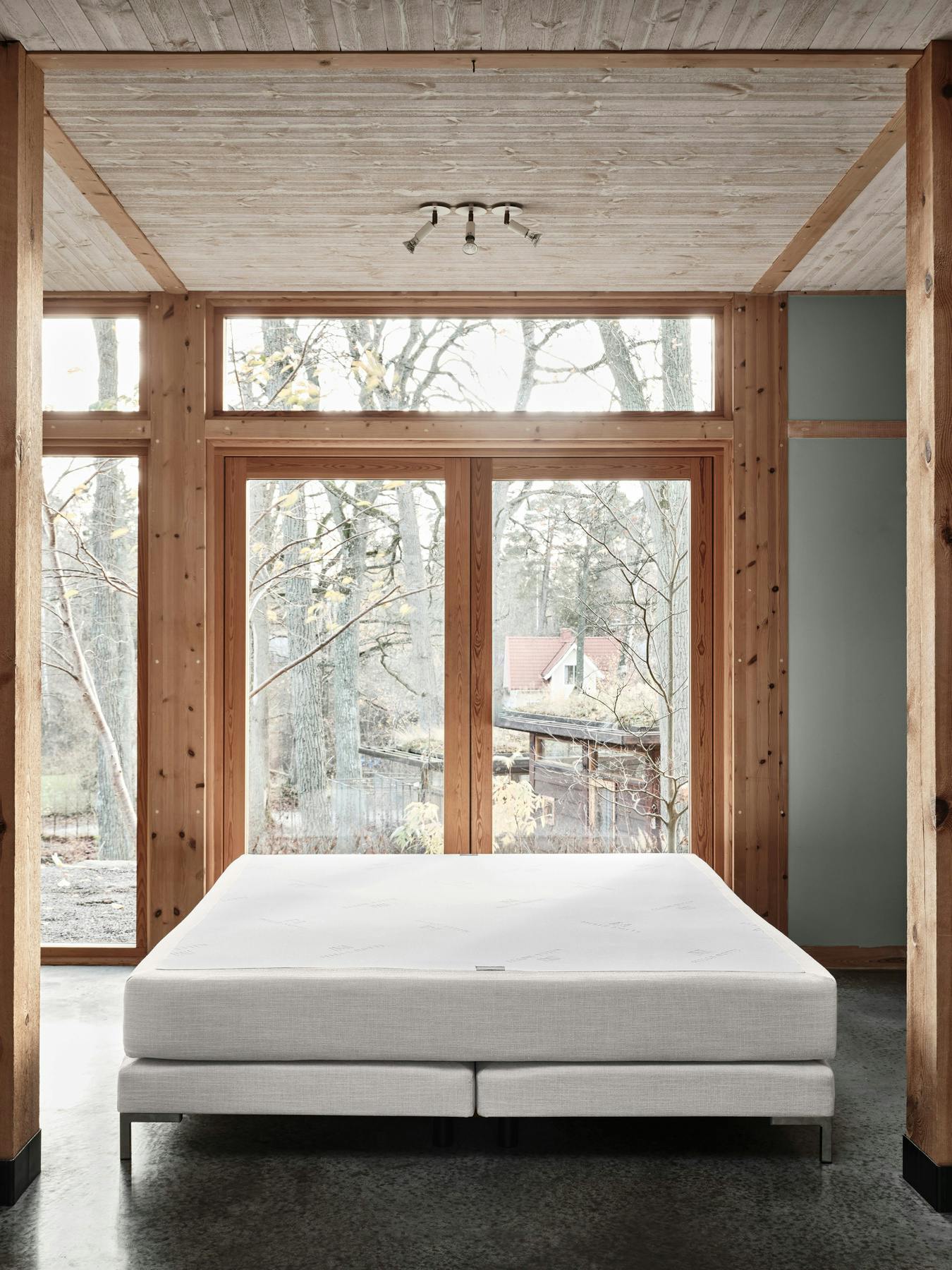 Alberto Continental Bed Medium Linen