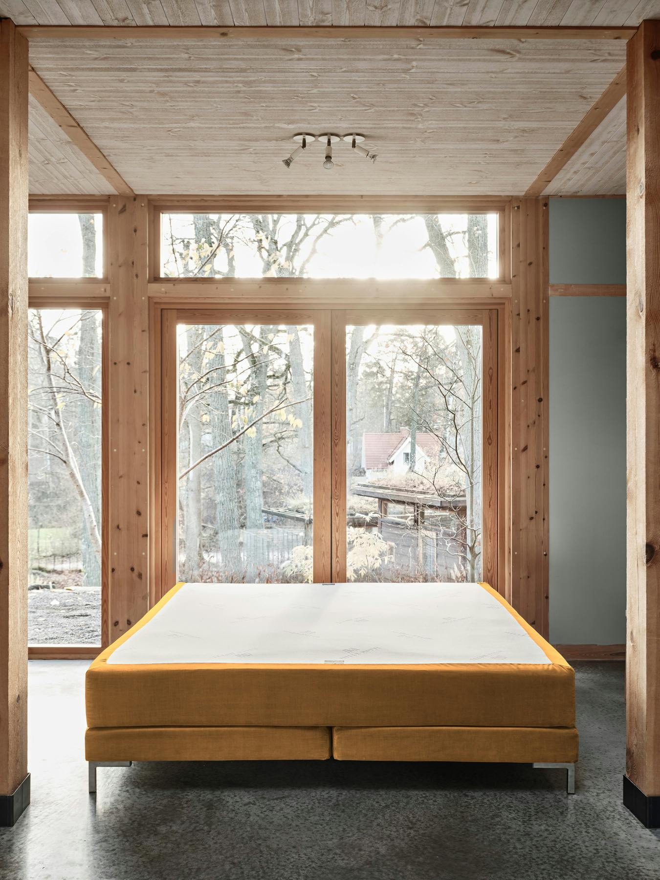 Alberto Continental Bed Medium/Firm Velvet
