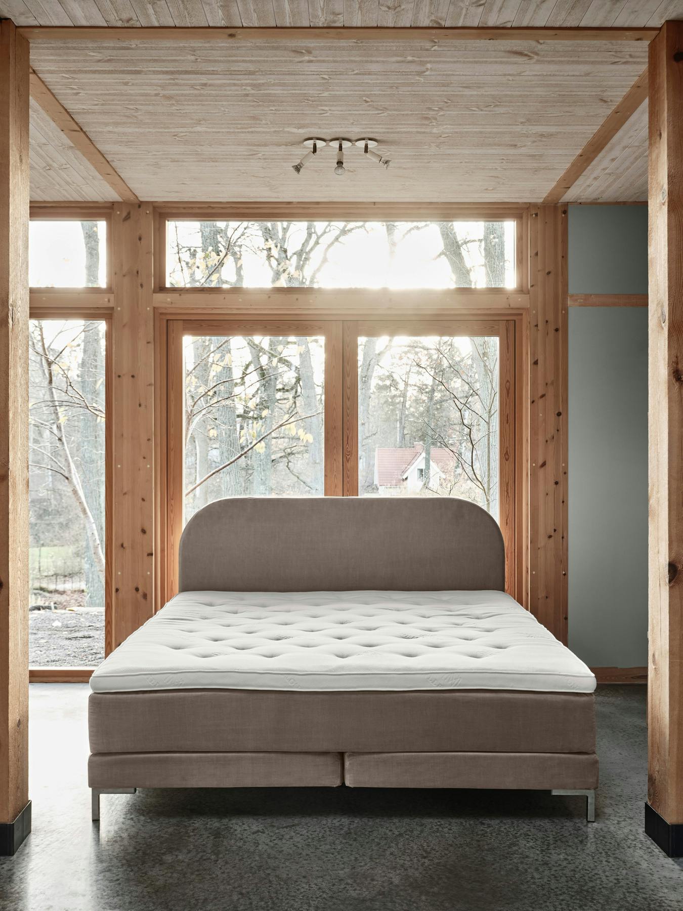 Alberto Continental Bed Medium/Firm Velvet